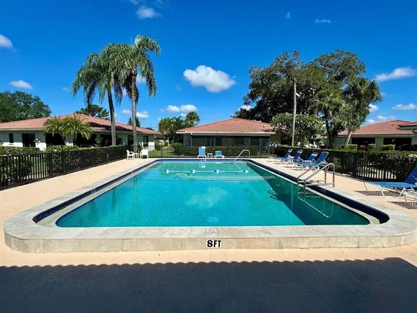 $2,600 | 5033 Vivienda Way, Unit 19, Sarasota, FL 34235