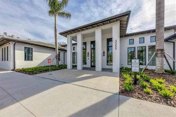 $2,600 | 5033 Vivienda Way, Unit 19, Sarasota, FL 34235