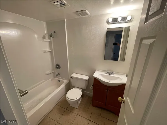 $1,050 | 4155 Solteros Street, Unit 2, Las Vegas, NV 89103