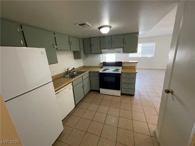 $1,050 | 4155 Solteros Street, Unit 2, Las Vegas, NV 89103