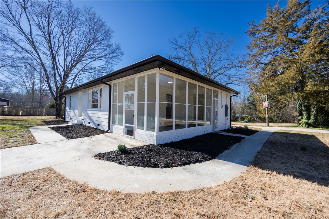 1342 South Walnut Street Seneca, SC 29678 - Photo 3 of 28