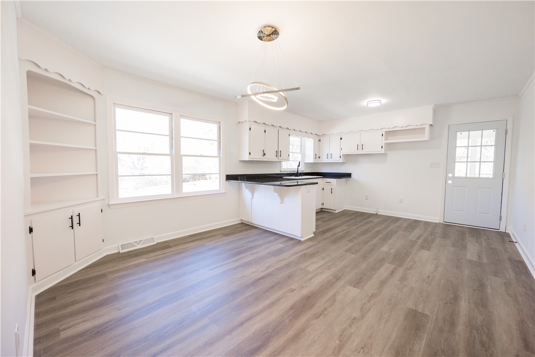 1342 South Walnut Street Seneca, SC 29678 - Photo 6 of 28