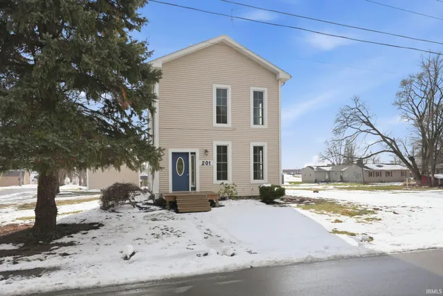 $269,900 | 201 West Pine Street, Pierceton, IN 46562