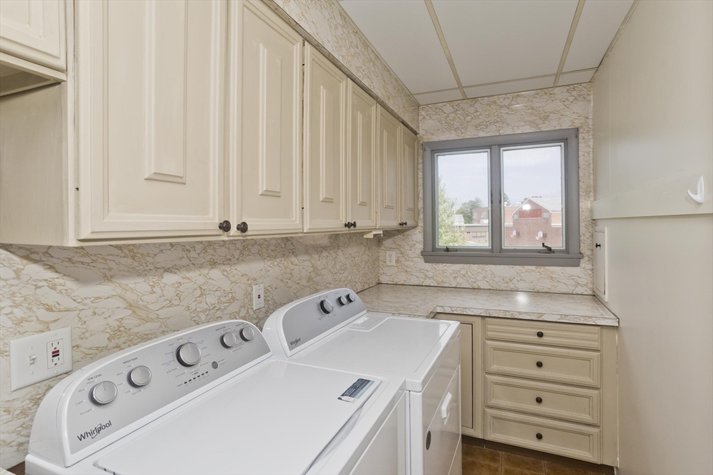 22 Maple Terrace West Springfield, MA 01089 - Photo 10 of 42 Gallery Image 10