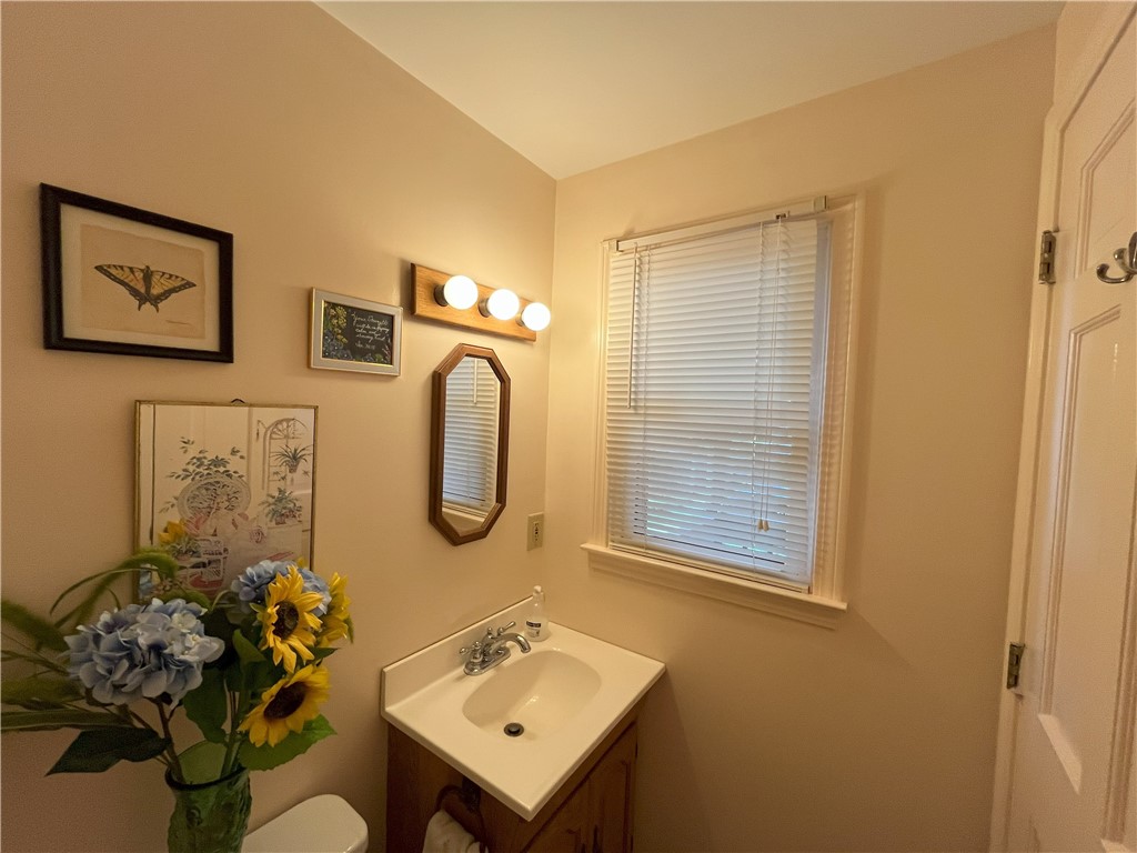 124 Darwin Street Woonsocket, RI 02895 - Photo 12 of 33