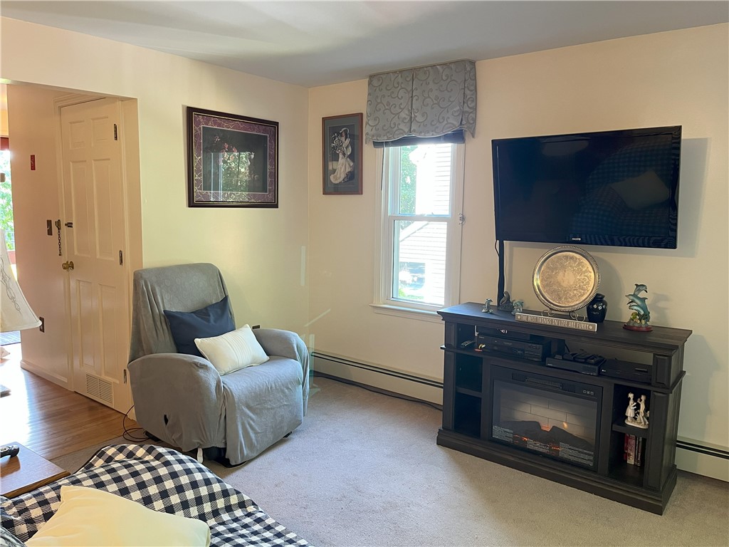 124 Darwin Street Woonsocket, RI 02895 - Photo 6 of 33