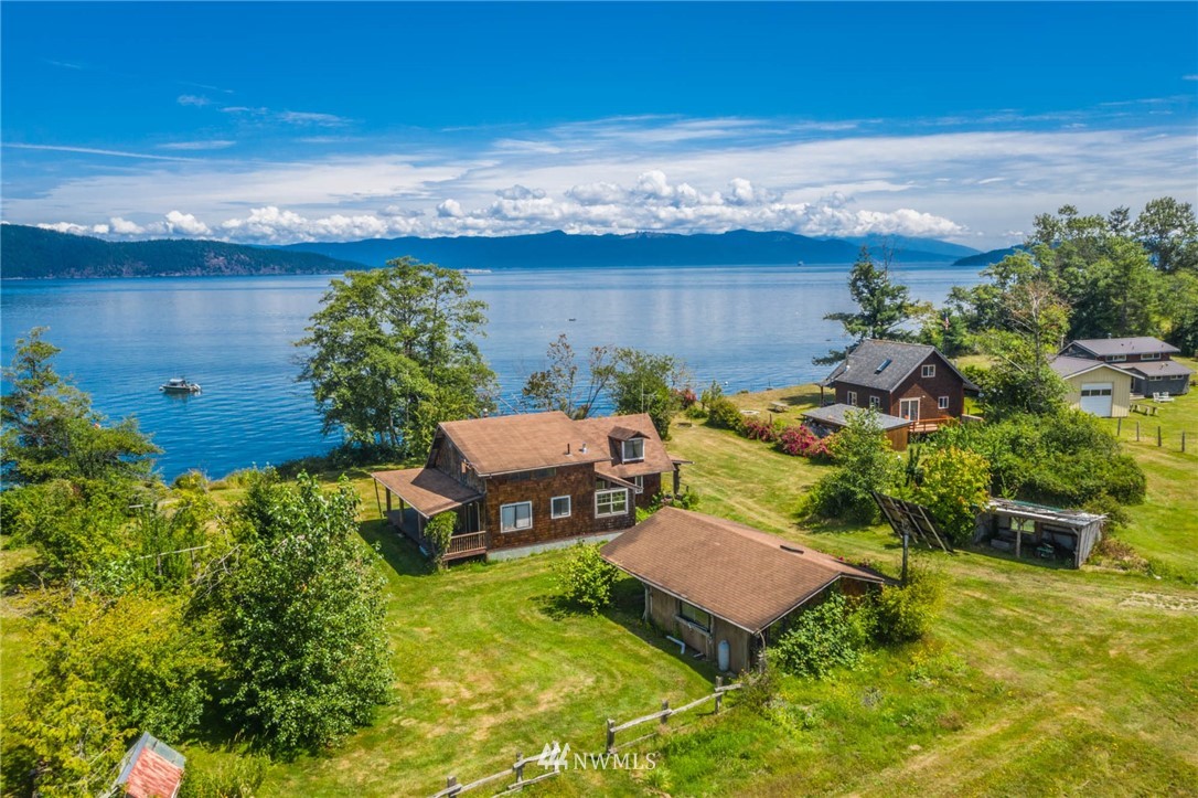5 Sinclair Island Anacortes, WA 98221 - Photo 2 of 24