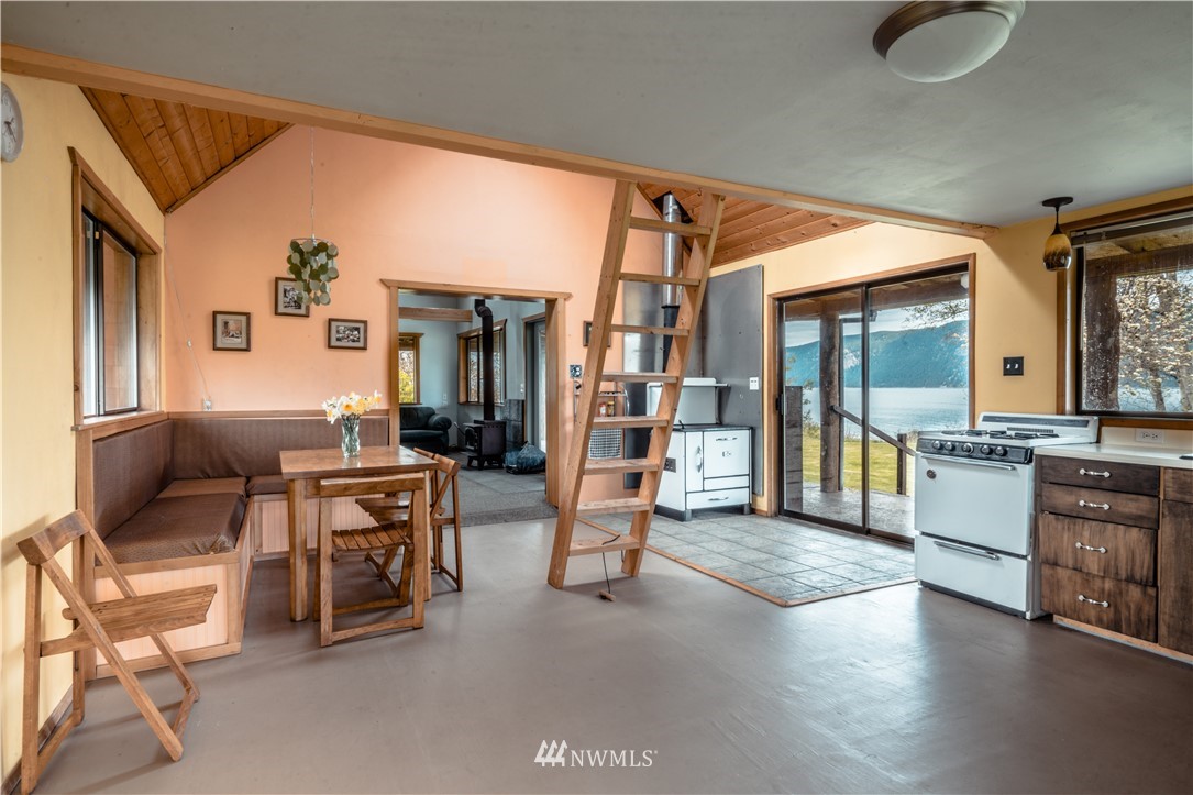 5 Sinclair Island Anacortes, WA 98221 - Photo 13 of 24