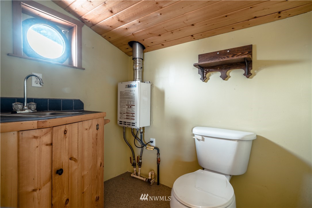 5 Sinclair Island Anacortes, WA 98221 - Photo 20 of 24