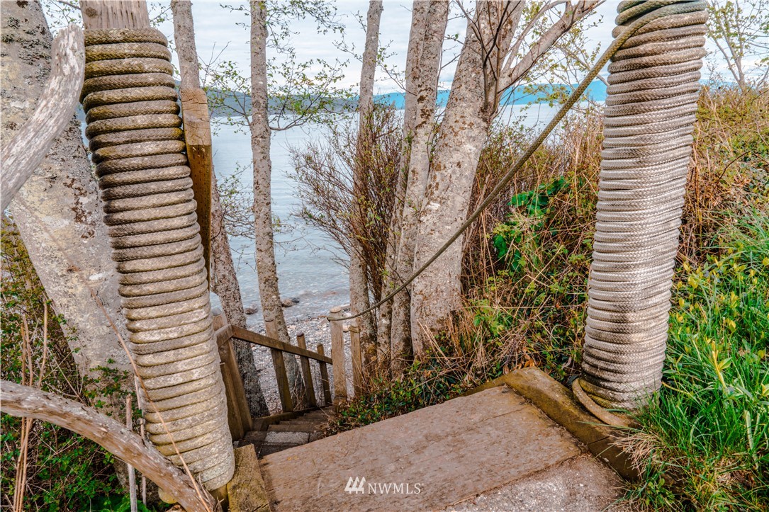 5 Sinclair Island Anacortes, WA 98221 - Photo 9 of 24