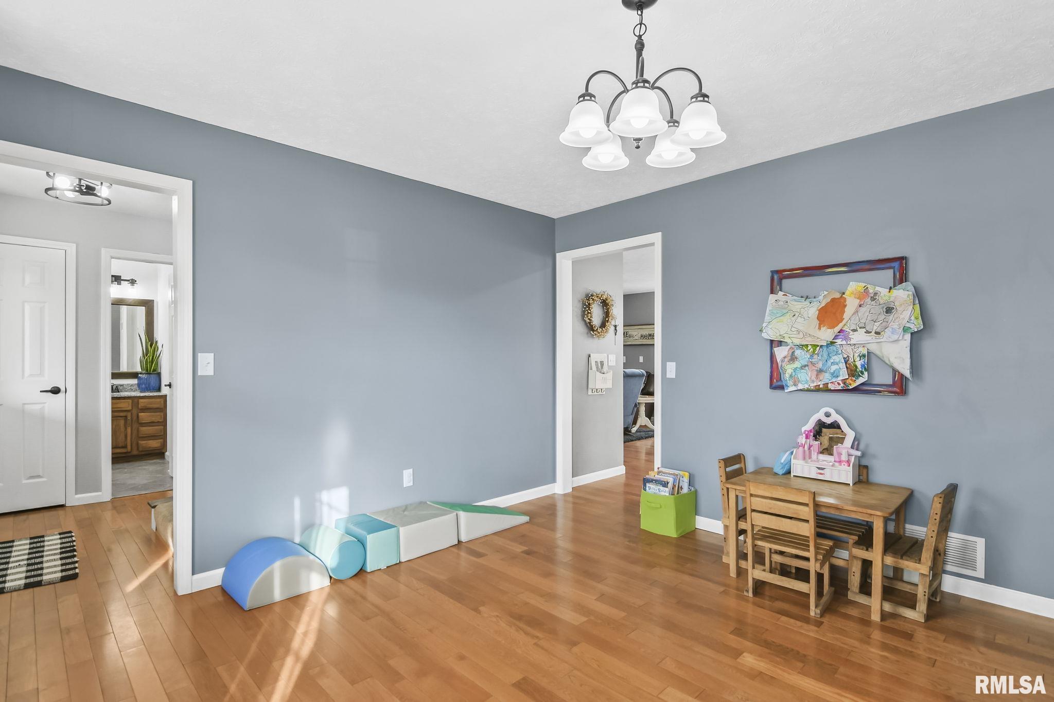 4204 Benjamin Drive Springfield, IL 62703 - Photo 16 of 37 Gallery Image 16