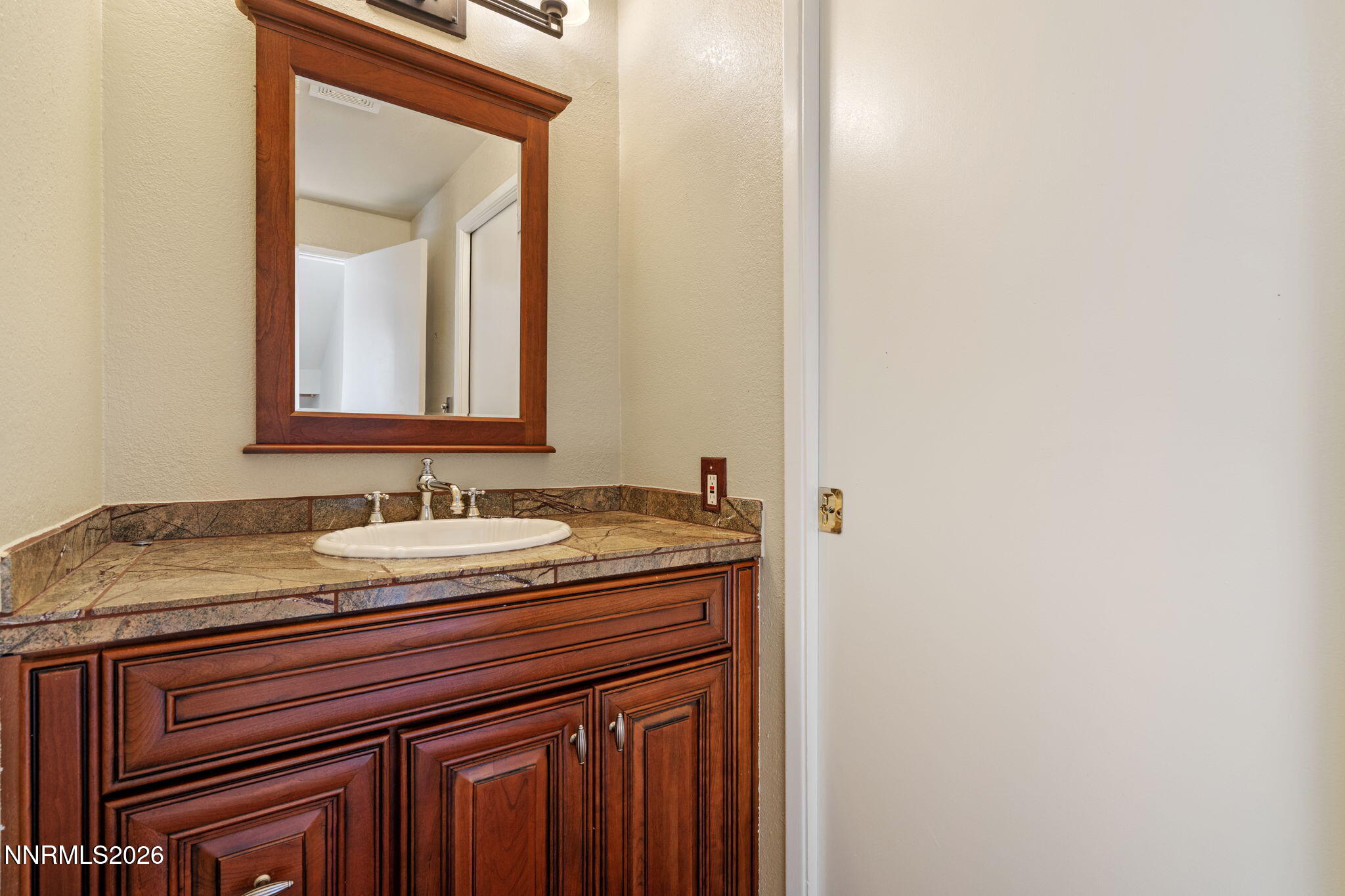 1195 Wagon Wheel Circle Reno, NV 89503 - Photo 27 of 44 31-web-or-mls-DSC09358