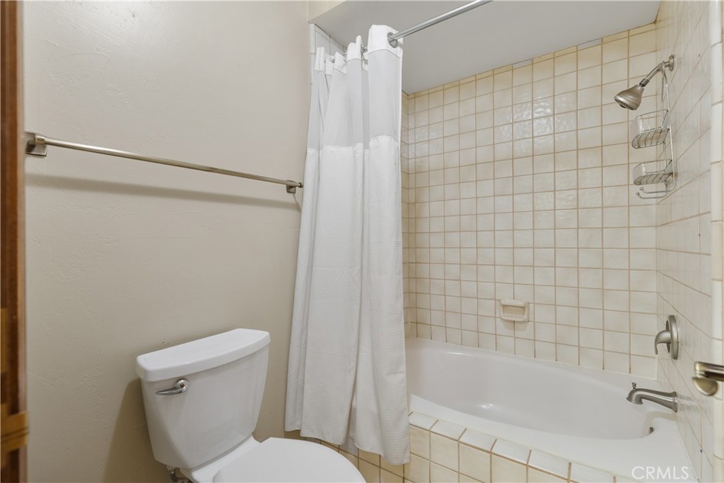 38501 Oaktree Loop Murrieta, CA 92562 - Photo 19 of 40