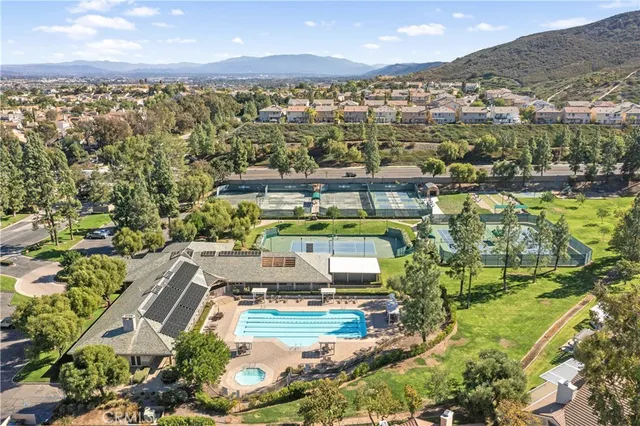 $659,900 | 38501 Oaktree Loop, Murrieta, CA 92562