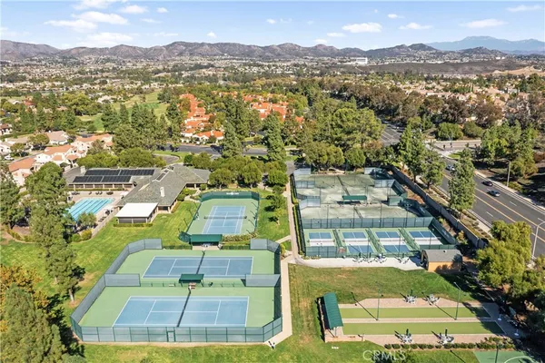 $579,899 | 38501 Oaktree Loop, Murrieta, CA 92562