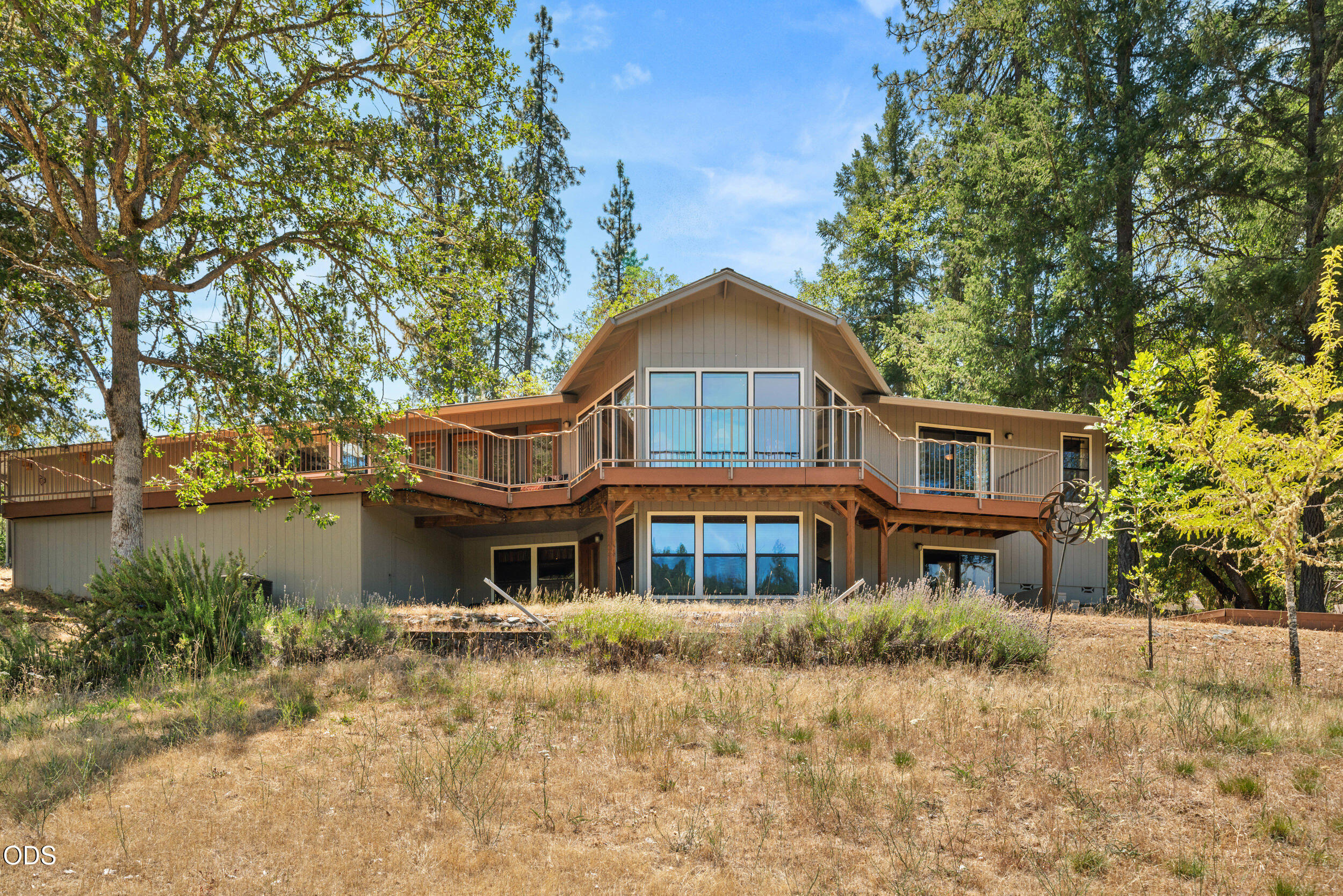 11178 East Evans Creek Road Rogue River, OR 97537 - Photo 2 of 62