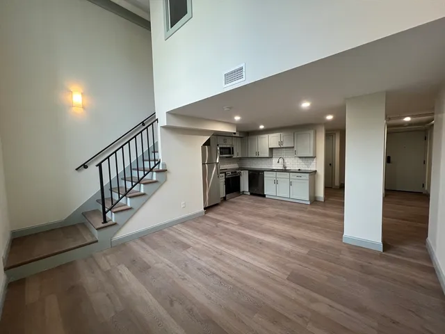 $2,295 | 160 Seabury Street, Unit 28, Fall River, MA 02720