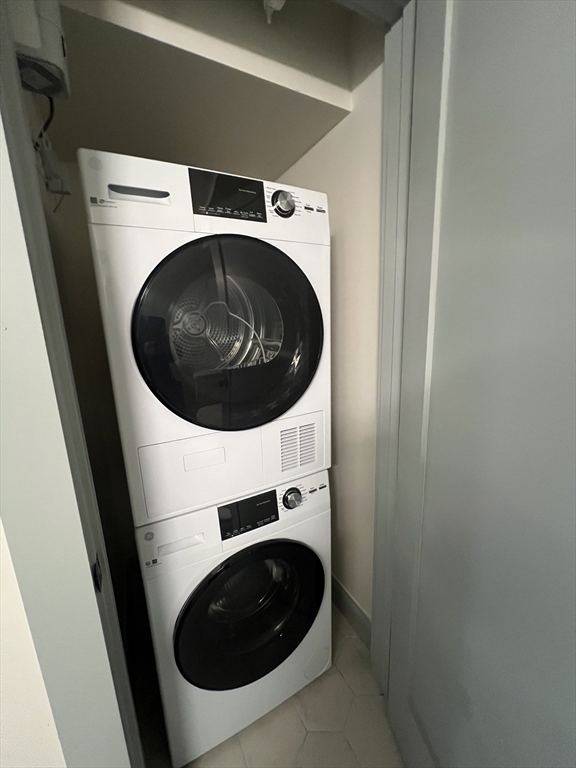 160 Seabury Street, Unit 28 Fall River, MA 02720 - Photo 5 of 10 a utility room with dryer and washer