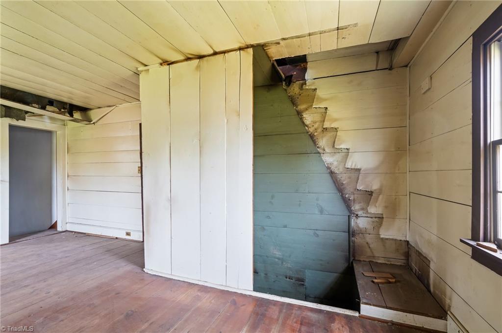 606 East Springfield Road High Point, NC 27263 - Photo 16 of 35