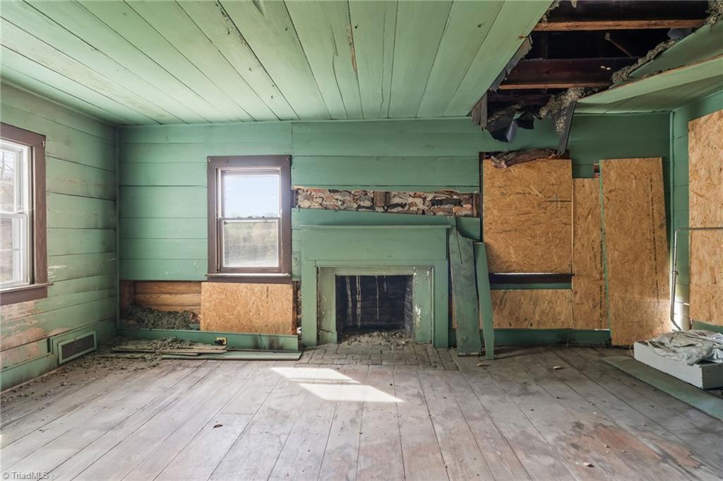 606 East Springfield Road High Point, NC 27263 - Photo 19 of 35