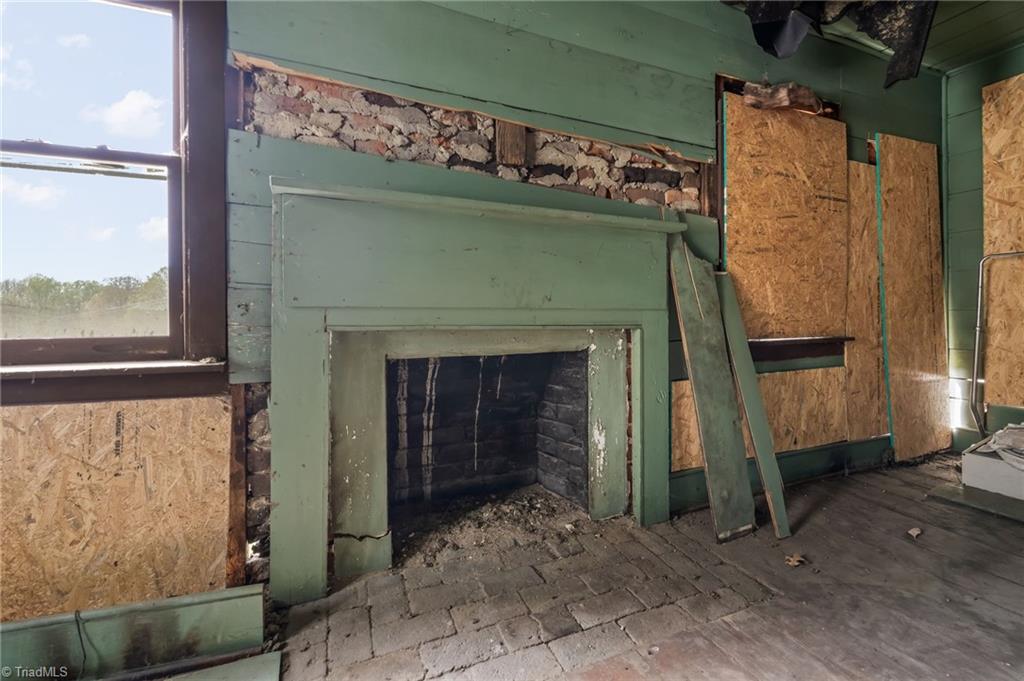 606 East Springfield Road High Point, NC 27263 - Photo 20 of 35