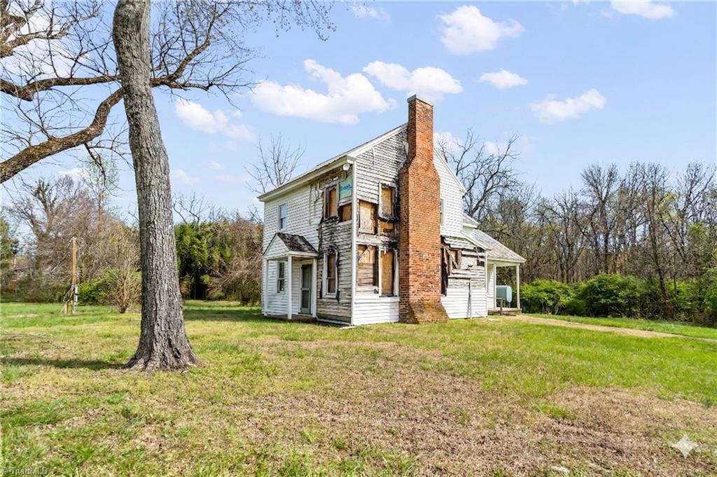 606 East Springfield Road High Point, NC 27263 - Photo 23 of 35