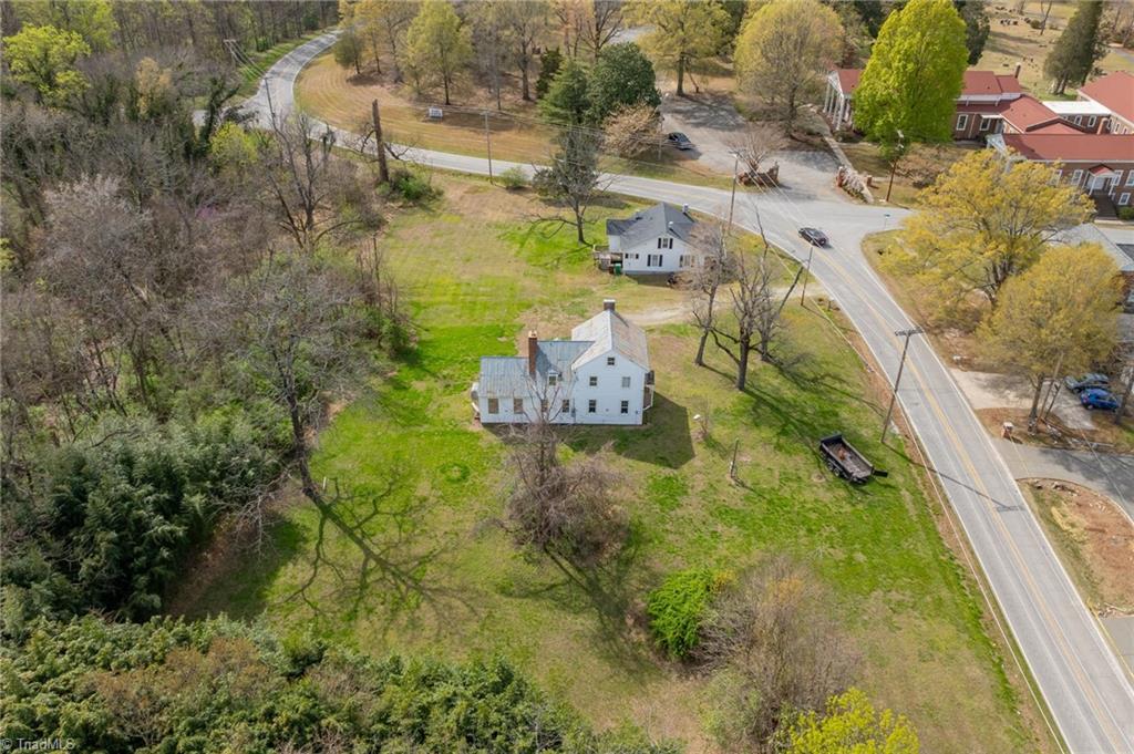 606 East Springfield Road High Point, NC 27263 - Photo 31 of 35