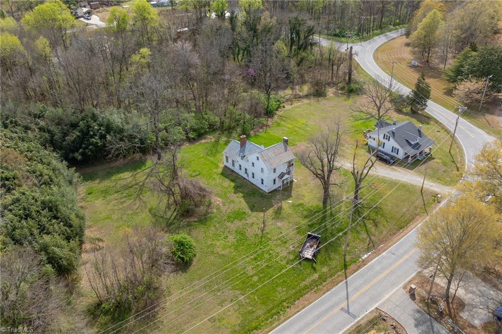 606 East Springfield Road High Point, NC 27263 - Photo 32 of 35