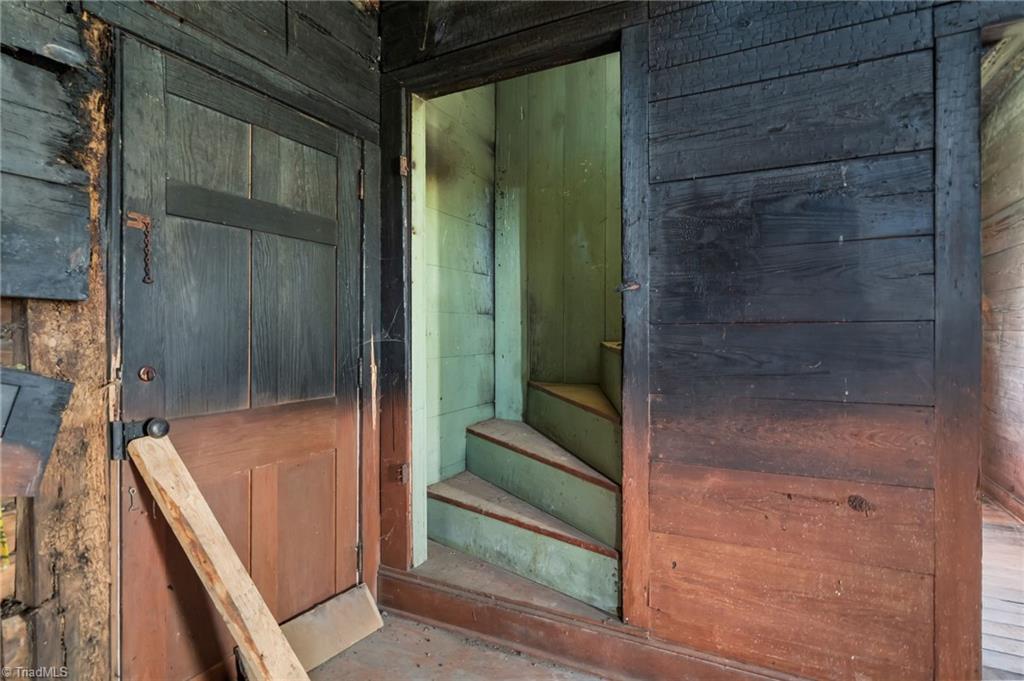 606 East Springfield Road High Point, NC 27263 - Photo 4 of 35