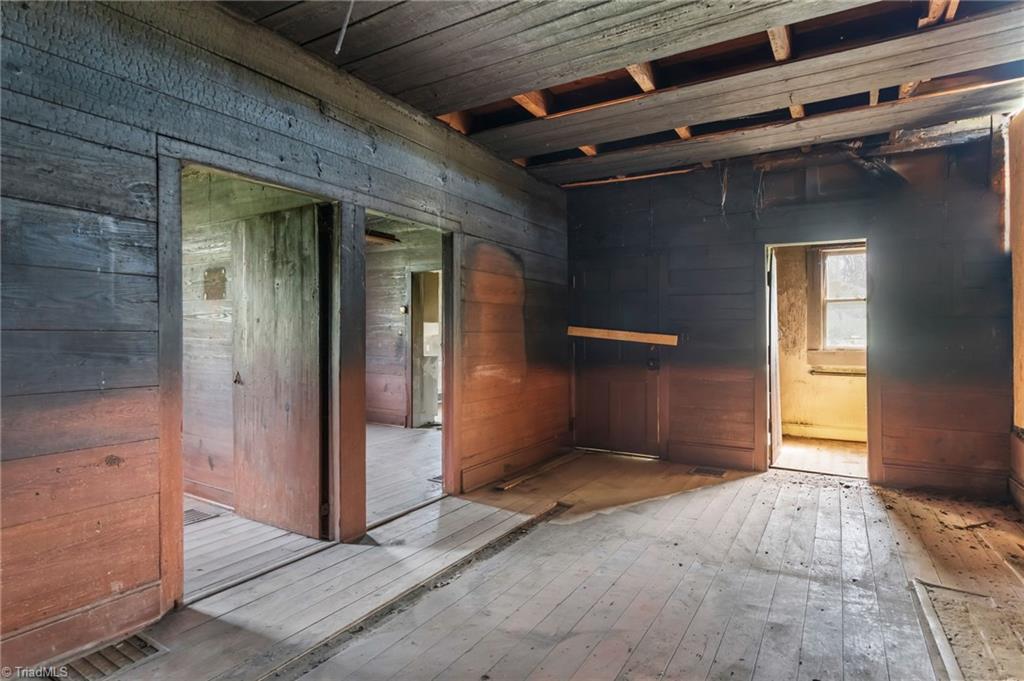 606 East Springfield Road High Point, NC 27263 - Photo 5 of 35