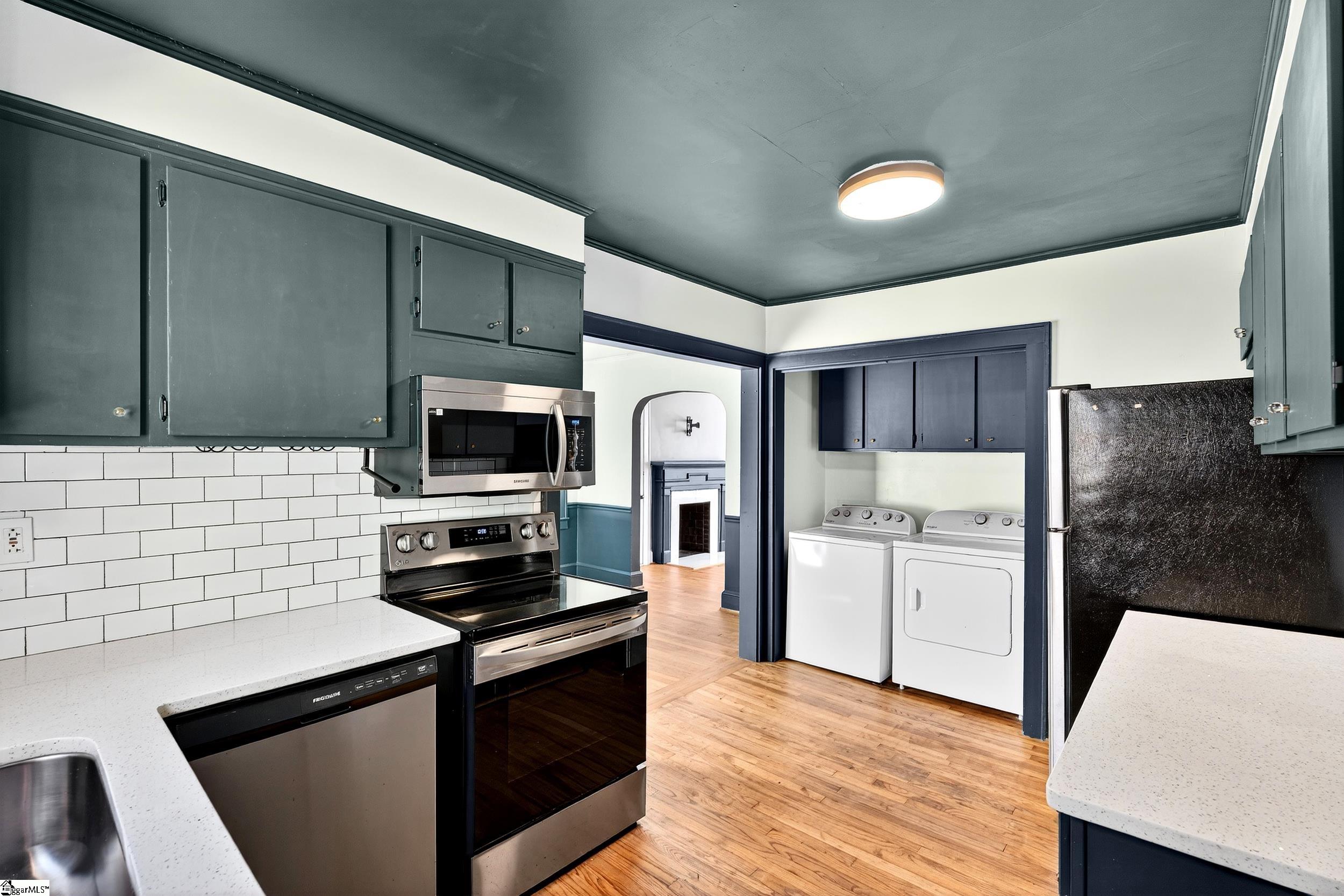 130 Pleasant Ridge Avenue Greenville, SC 29605 - Photo 13 of 29