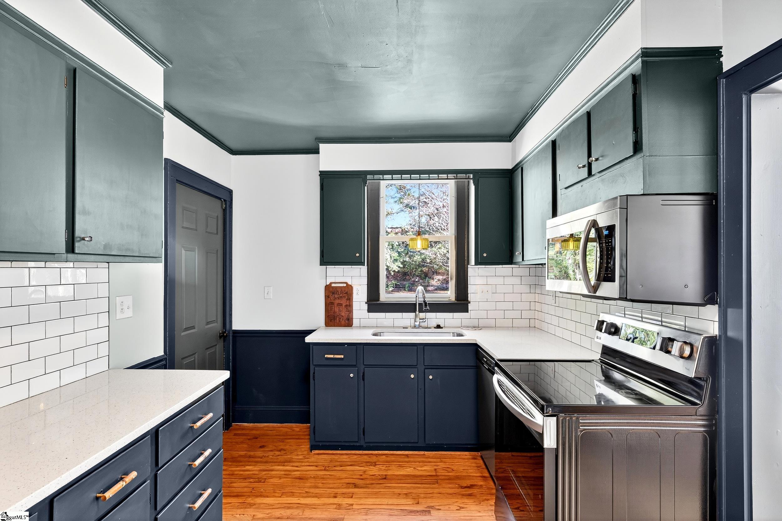 130 Pleasant Ridge Avenue Greenville, SC 29605 - Photo 15 of 29