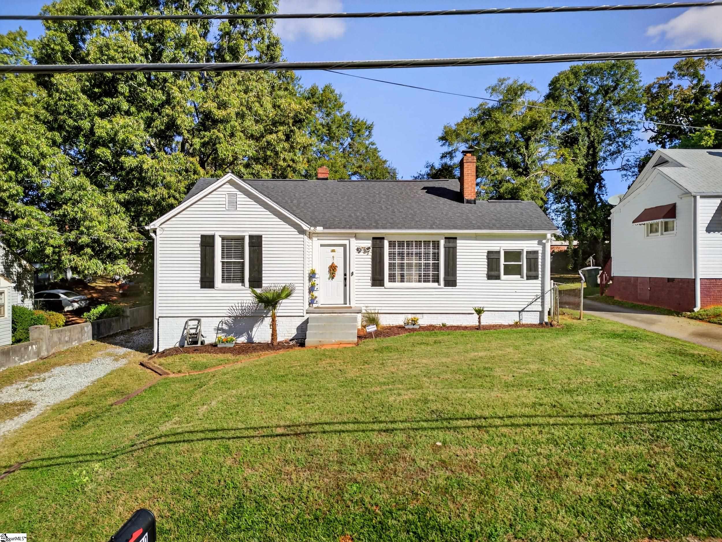 130 Pleasant Ridge Avenue Greenville, SC 29605 - Photo 2 of 29