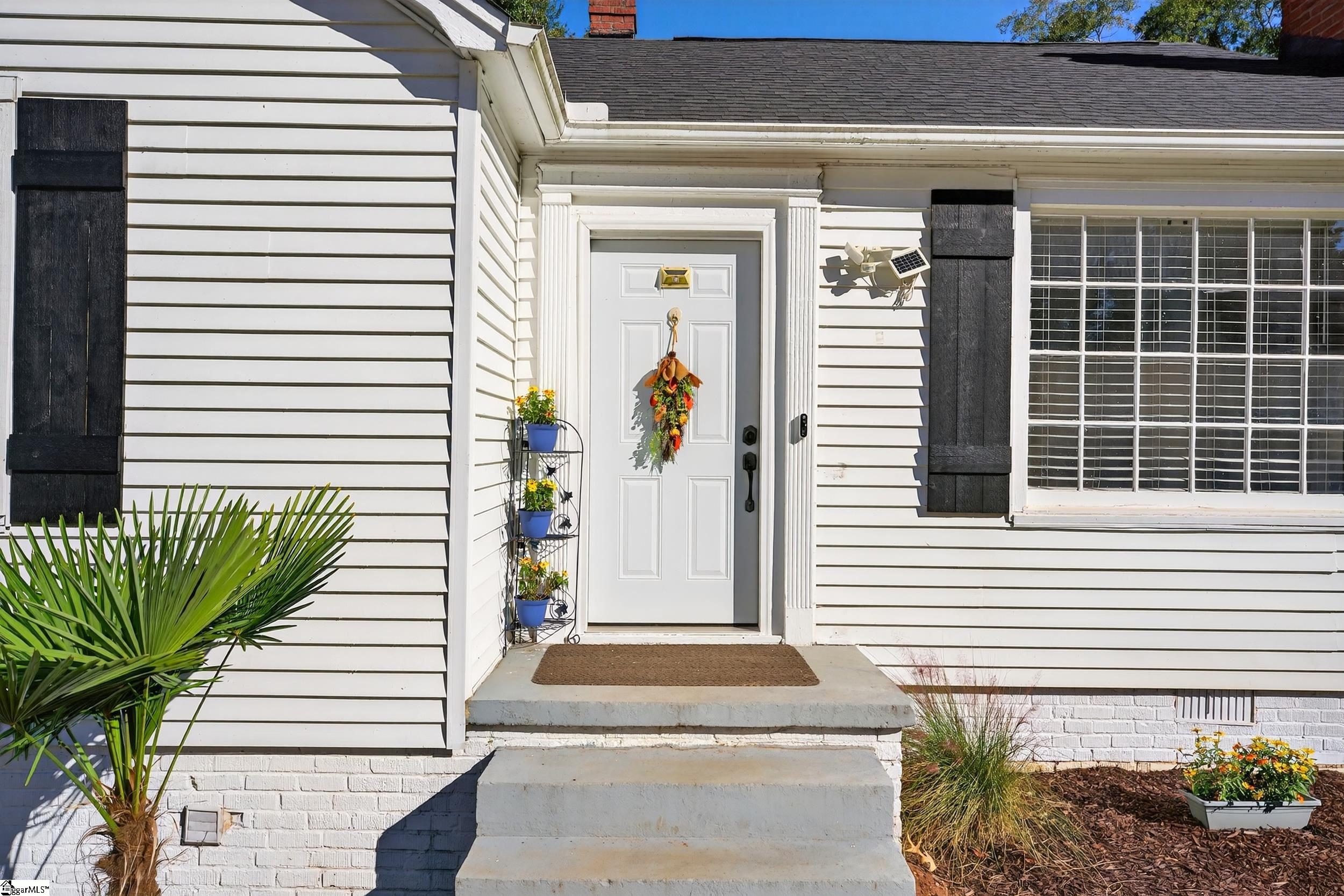 130 Pleasant Ridge Avenue Greenville, SC 29605 - Photo 3 of 29