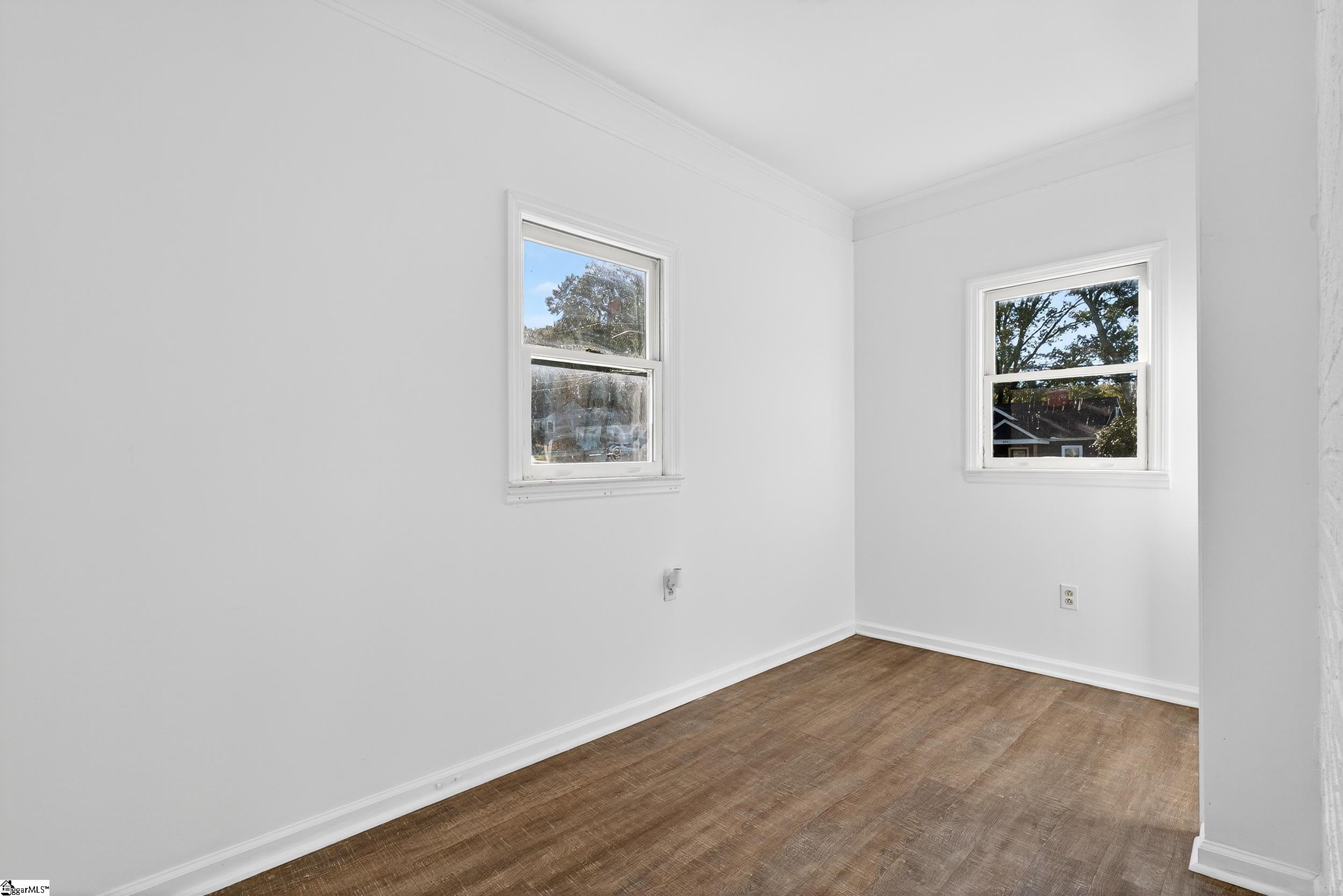 130 Pleasant Ridge Avenue Greenville, SC 29605 - Photo 8 of 29