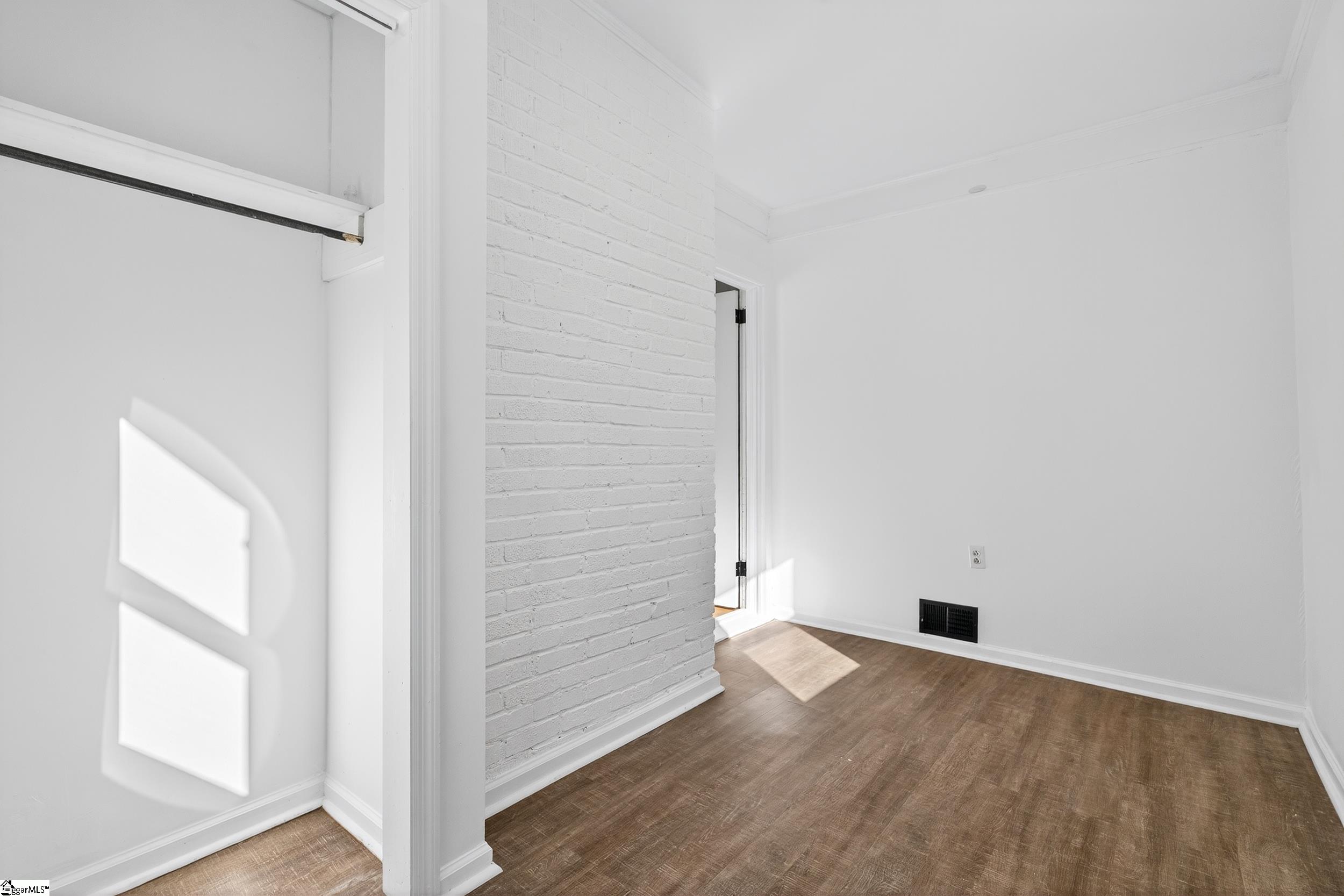 130 Pleasant Ridge Avenue Greenville, SC 29605 - Photo 9 of 29