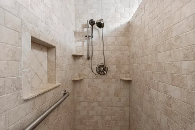 $499,900 | 112 Webster Heights Drive, Green Bay, WI 54301