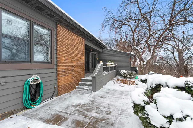 $499,900 | 112 Webster Heights Drive, Green Bay, WI 54301