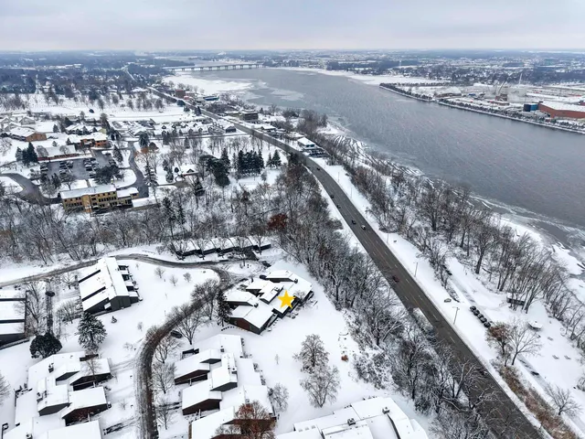 $499,900 | 112 Webster Heights Drive, Green Bay, WI 54301