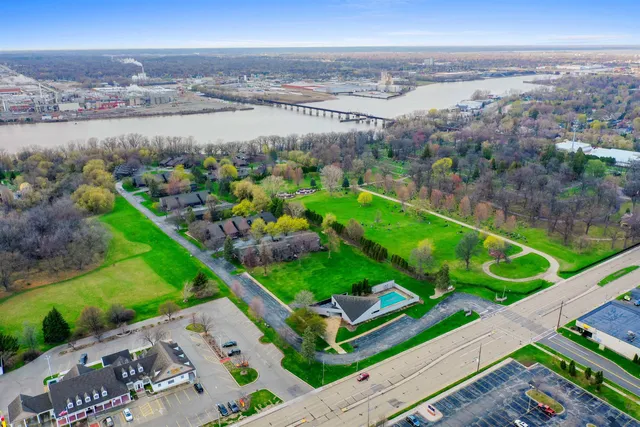 $480,000 | 112 Webster Heights Drive, Green Bay, WI 54301