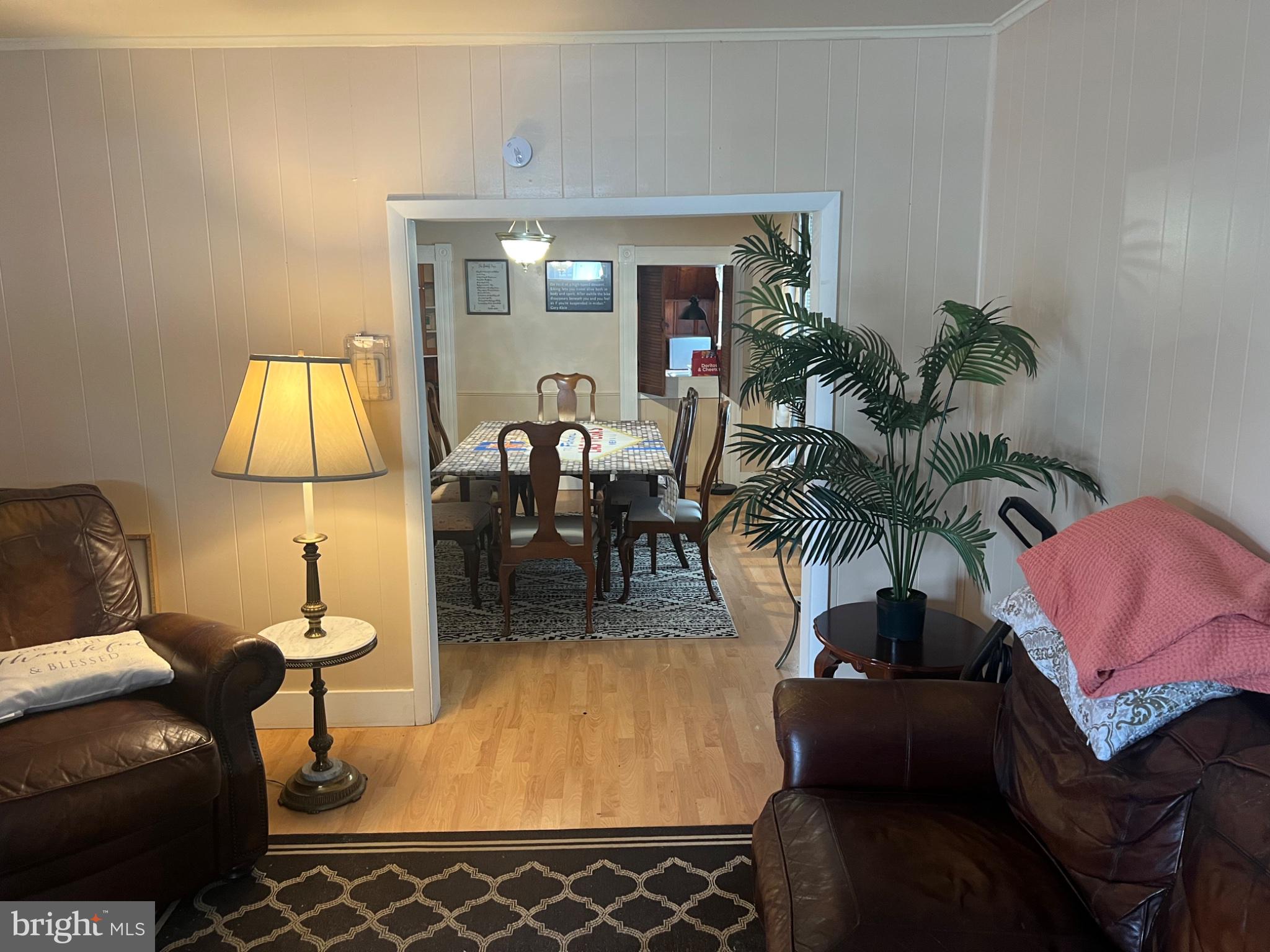 10 Willis Street Cambridge, MD 21613 - Photo 8 of 27 Cozy living space with inviting charm.