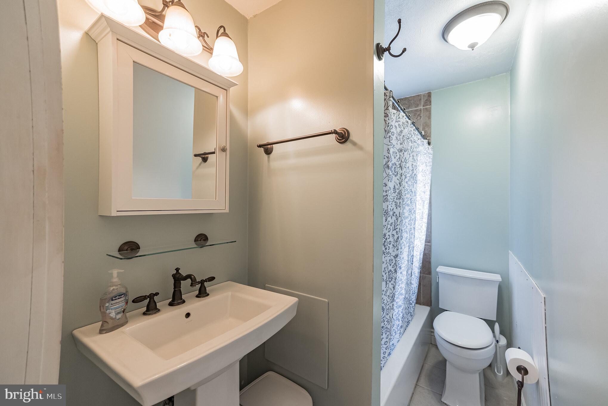243 New Jersey Road Brooklawn, NJ 08030 - Photo 3 of 15 Gallery Image 3