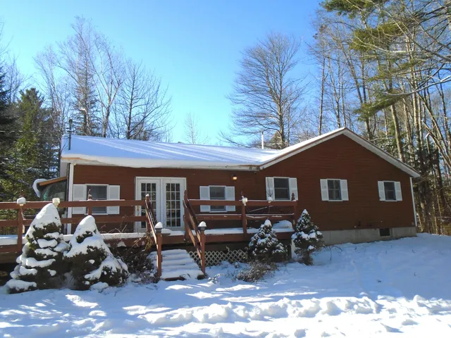 $299,000 | 27 Mary Lane, Oakland, ME 04963