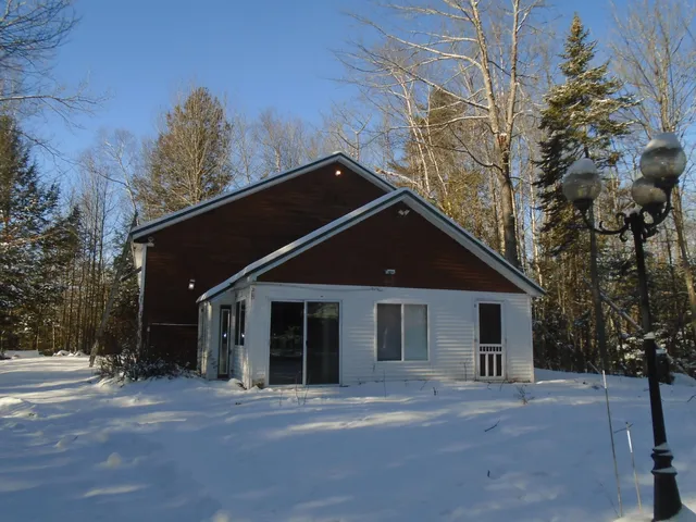 $299,000 | 27 Mary Lane, Oakland, ME 04963