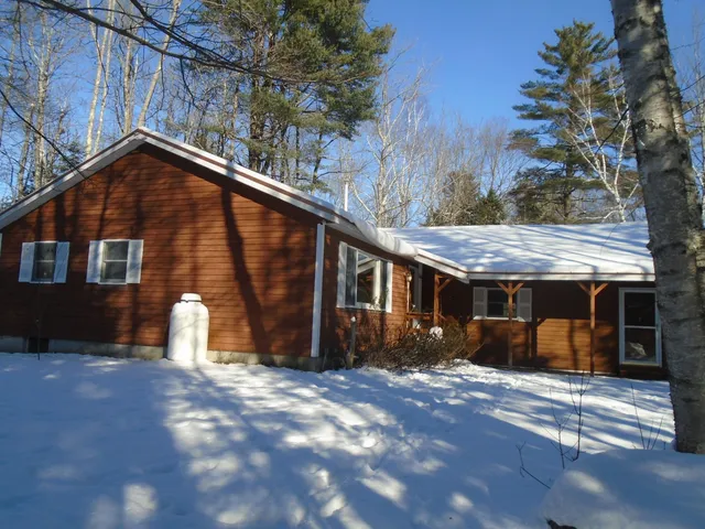 $299,000 | 27 Mary Lane, Oakland, ME 04963
