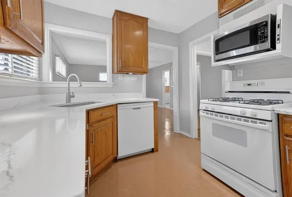 $2,395 | 3021 Ryan Pl Drive, Fort Worth, TX 76110