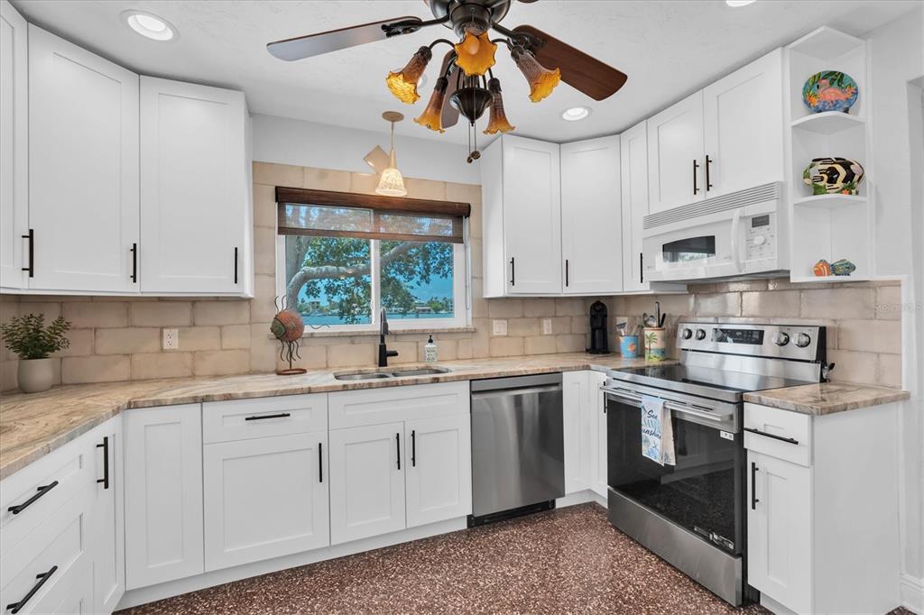 16102 4th Street East Redington Beach, FL 33708 - Photo 14 of 60