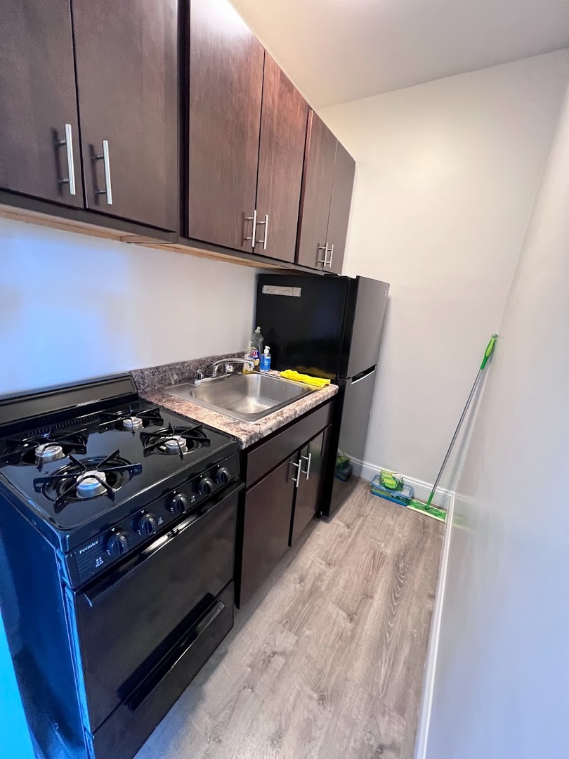 839 West Sheridan Road, Unit 506 Chicago, IL 60613 - Photo 4 of 10