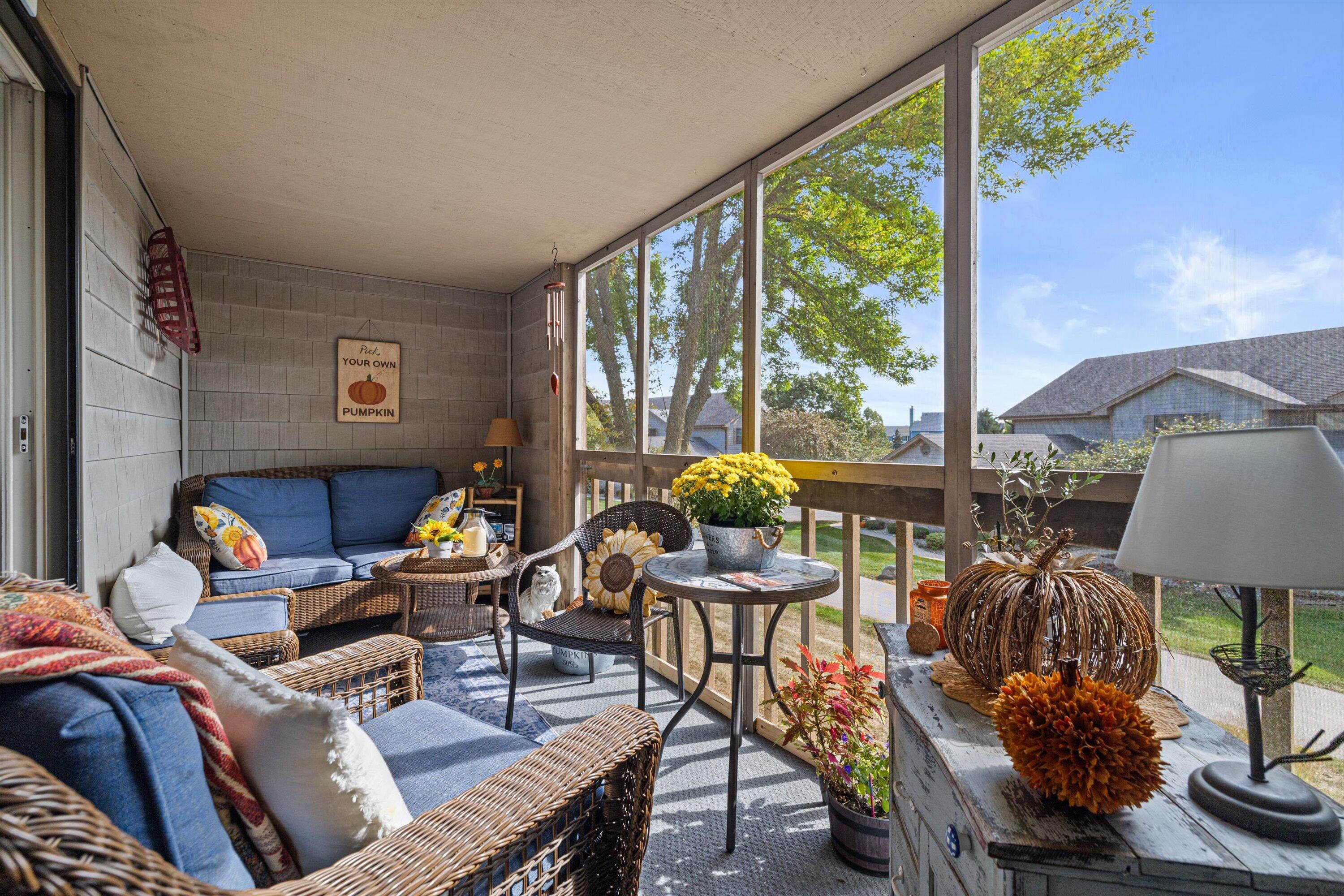 3337 13th Street, Unit 3C Kenosha, WI 53144 - Photo 3 of 35 screened porch