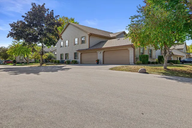 $309,900 | 3337 13th Street, Unit 3C, Kenosha, WI 53144